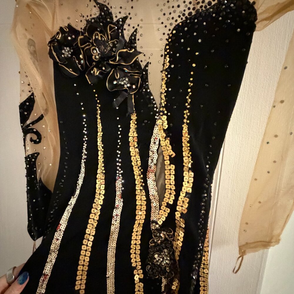 Piper Gilles - Tango Dress - Picture 2 of 3